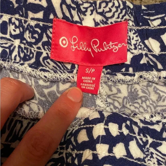 Lilly Pulitzer x Target Shorts - Picture 2 of 3